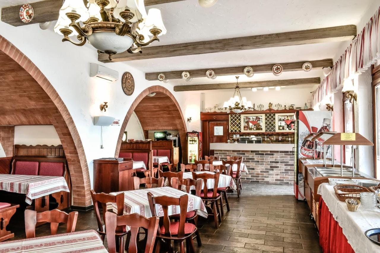 Hotel Rozsa Csarda Bungalow & Caravan Park هيجيشالوم المظهر الخارجي الصورة
